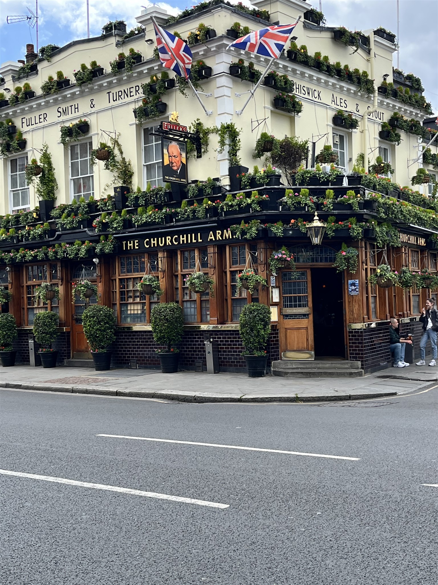 london pub.jpeg